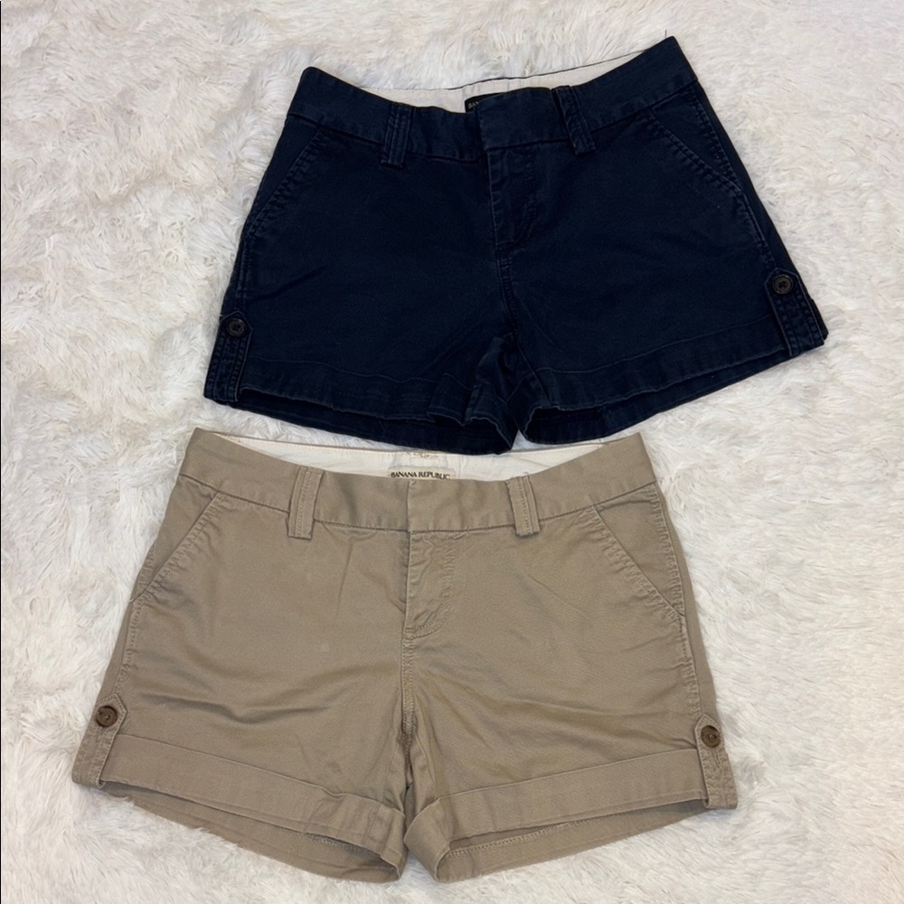Banana Republic Shorts 2 Pair
Womens Khaki Navy Cuffed
Weekend Short Size 4